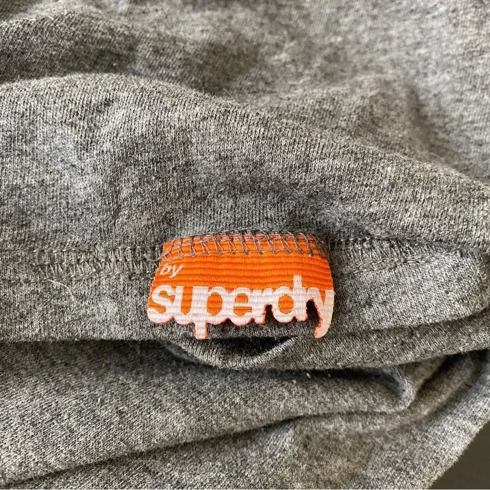 Superdry Japan Spirit British Style Heather Gray Letterman Style T-Sirt Sz L